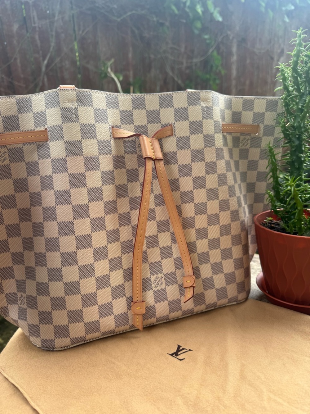 Louis Vuitton Damier Azur Girolata - Picture 10 of 10